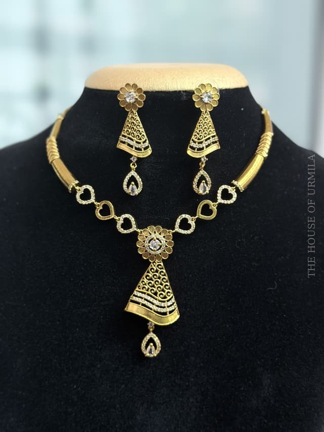 HRIDAYA — Gold Heart-Link Filigree Necklace Set