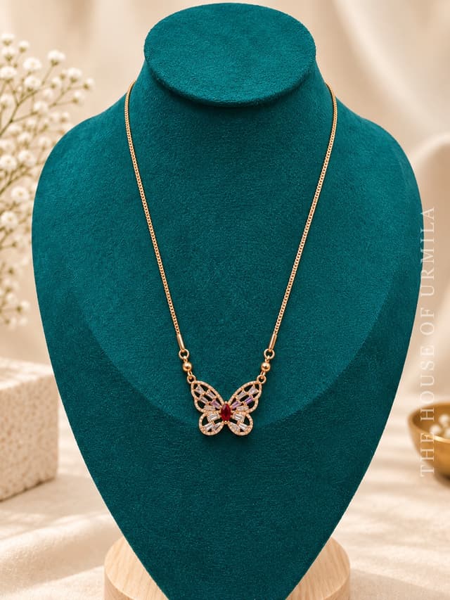 PARI — Korean Butterfly Charm Chain