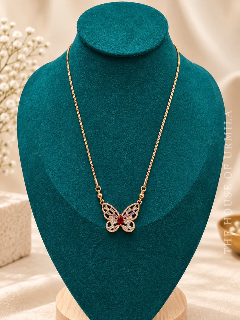 PARI — Korean Butterfly Charm Chain